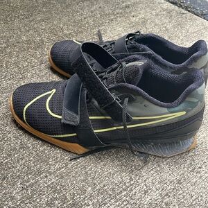 Nike weightlifting shoes EUC